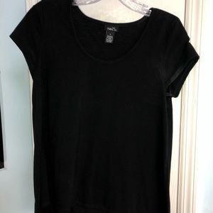 Black hi-low shirt